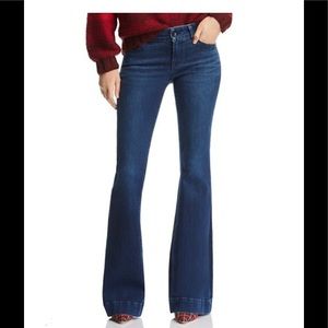 “J Brand “ Lovestory bell bottom jeans size 25